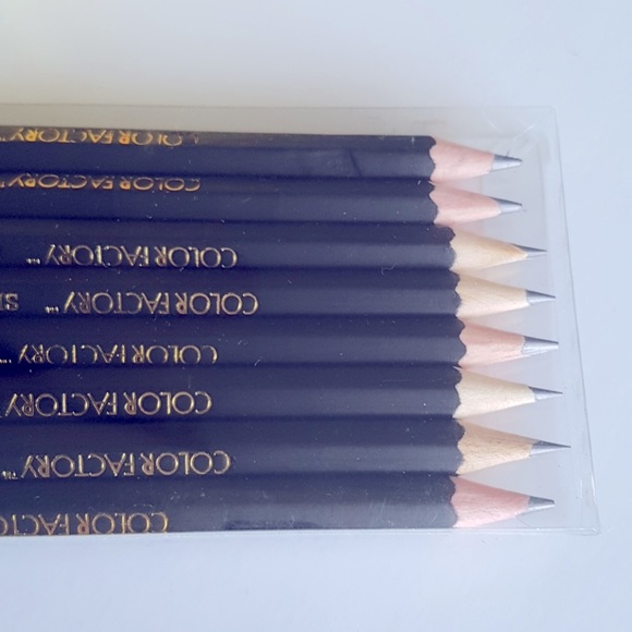 8 Sketching Pencils (4 Sizes) to Write or Draw - Picture 3 of 4